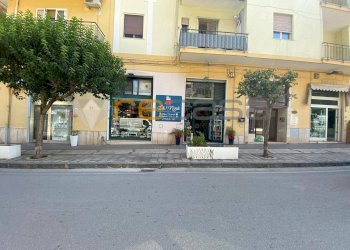 Locale Commerciale via Europa, Pontecagnano Faiano - foto 3