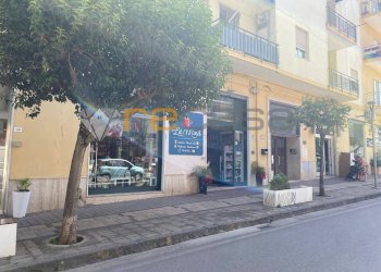 Locale Commerciale via Europa, Pontecagnano Faiano - foto 5