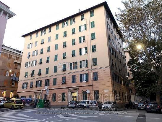 Esterno - Trilocale all'asta via Marassi, Genova (zona Marassi) - foto 2