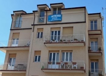 16C55AC8-8376-4DBE-9BCC-FA33F7117172.JPG - Trilocale Via Grazia Deledda 17, Loano - foto 8