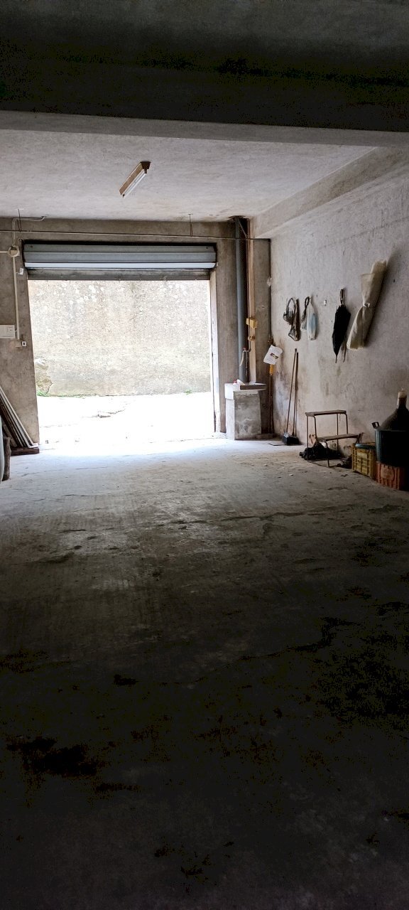 IMG20230103112132.jpg - Box Via Trento, Lamezia Terme - foto 1