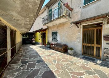 Three-room apartment Via Indipendenza, Santo Stefano di Magra - photo 1