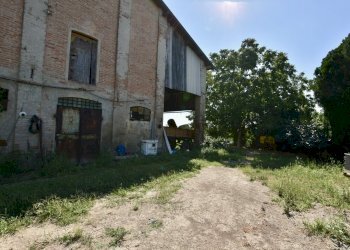 facciata - Rustico Via Beneamato, San Pietro in Casale - foto 12