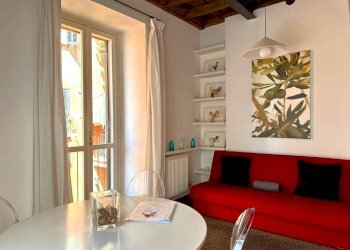 Salone - Bilocale via Mario de' Fiori, 34, Roma (zona Centro Storico) - foto 1