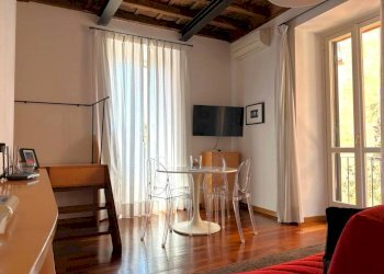 Salone - Bilocale via Mario de' Fiori, 34, Roma (zona Centro Storico) - foto 2