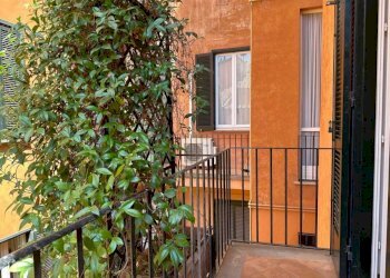 Balcone - Bilocale via Mario de' Fiori, 34, Roma (zona Centro Storico) - foto 9