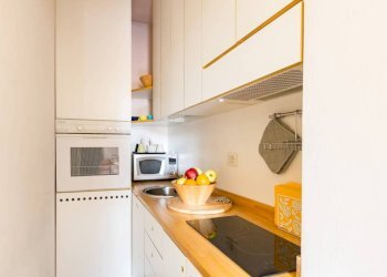 Cucina - Bilocale via Mario de' Fiori, 34, Roma (zona Centro Storico) - foto 7