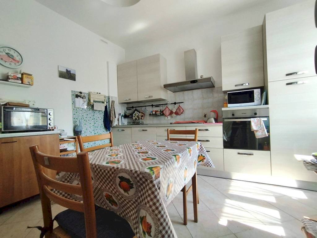 Cucina - Bilocale via Roma, 74, Pregnana Milanese - foto 3