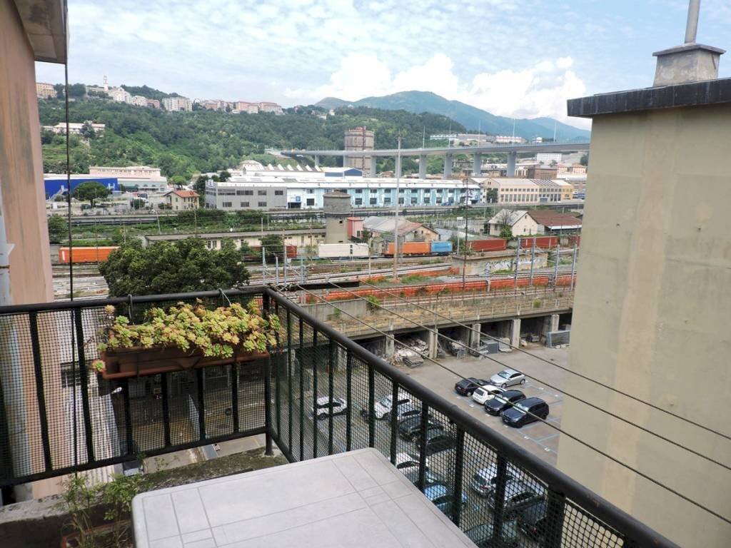 Balcone 2 - Bilocale via Walter Fillak, 44, Genova (zona Sampierdarena) - foto 1