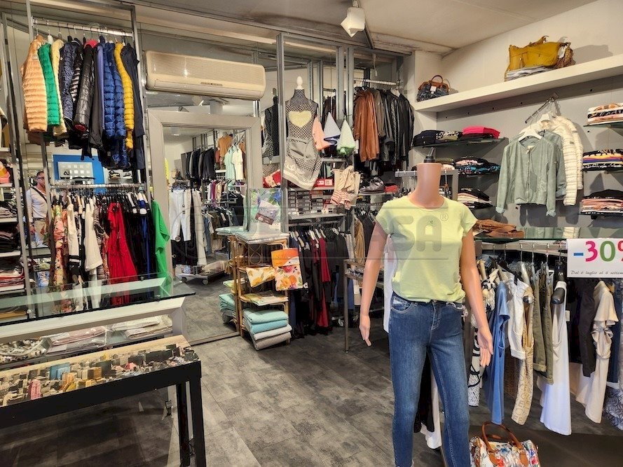 20240710_091345.jpg - Abbigliamento - Intimo Via Grazie 11, Santa Maria a Monte - foto 1