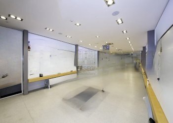 affittasi fondo commerciale di ampie dimensioni56 - Locale Commerciale Piazza Napoleone, Lucca - foto 1