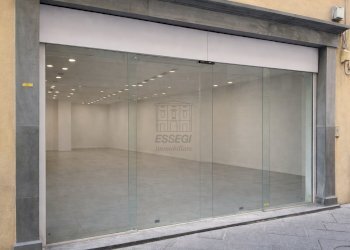 affittasi fondo commerciale di ampie dimensioni pn - Locale Commerciale Piazza Napoleone, Lucca - foto 3