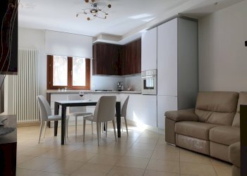 Three-room apartment Piazza Unità D'Italia, Ripatransone - photo 2