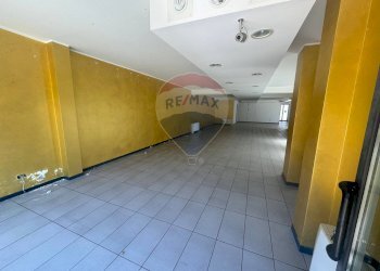 Negozio Varese (zona Calcinate del Pesce) - foto 5