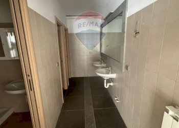 Negozio Varese (zona Calcinate del Pesce) - foto 9