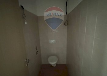 Negozio Varese (zona Calcinate del Pesce) - foto 11