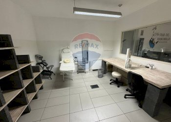 Negozio Varese (zona Calcinate del Pesce) - foto 16