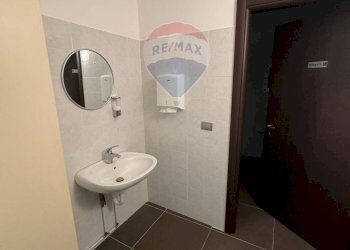 Negozio Via Lungolago di Calcinate, Varese (zona Calcinate del Pesce) - foto 21