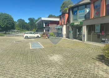 Negozio Via Lungolago di Calcinate, Varese (zona Calcinate del Pesce) - foto 24