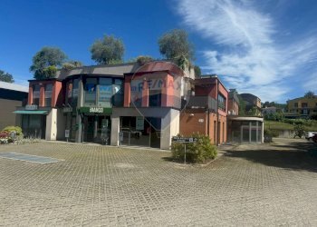 Negozio Via Lungolago di Calcinate, Varese (zona Calcinate del Pesce) - foto 27