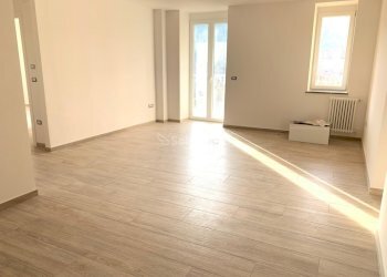 IMG_0323.jpg - Three-room apartment Via delle Ferriere 20, Caserta - photo 1
