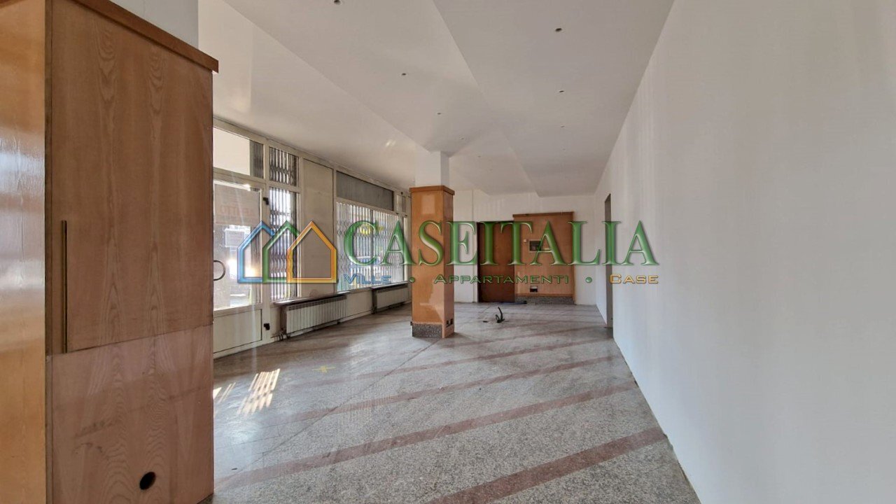 2.jpg - Locale Commerciale Ivrea - foto 2