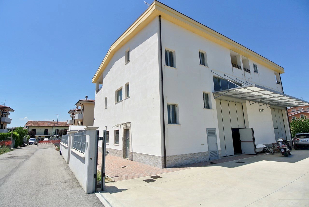 Shed VIA VESPUCCI, Montesilvano - photo 1