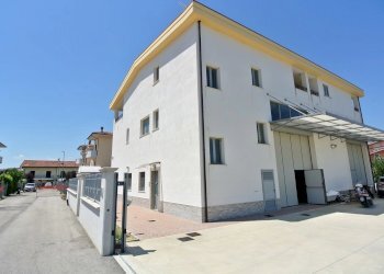 Shed VIA VESPUCCI, Montesilvano - photo 1