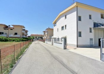 Shed VIA VESPUCCI, Montesilvano - photo 4