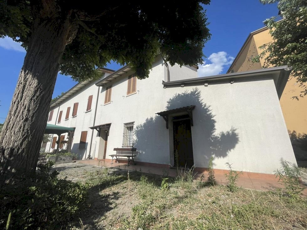 Portion of a house Borgo Tossignano - photo 3