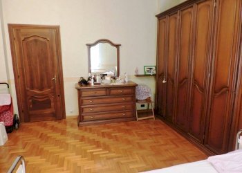 Camera 2 - Trilocale via Matteo Vinzoni, 4, Genova (zona Sampierdarena) - foto 10