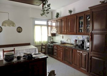 Cucina - Three-room apartment via Matteo Vinzoni, 4, Genova (neighborhood Sampierdarena) - photo 15