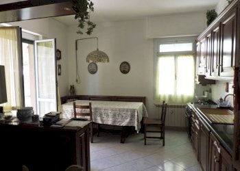 Cucina - Three-room apartment via Matteo Vinzoni, 4, Genova (neighborhood Sampierdarena) - photo 17