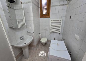 bagno - One-room apartment via Giuseppe Mazzini, 3, Alba - photo 7