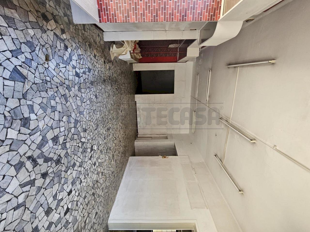 20240702_124211.jpg - Locale Commerciale Via G. Vaccari 94, Vicenza - foto 2