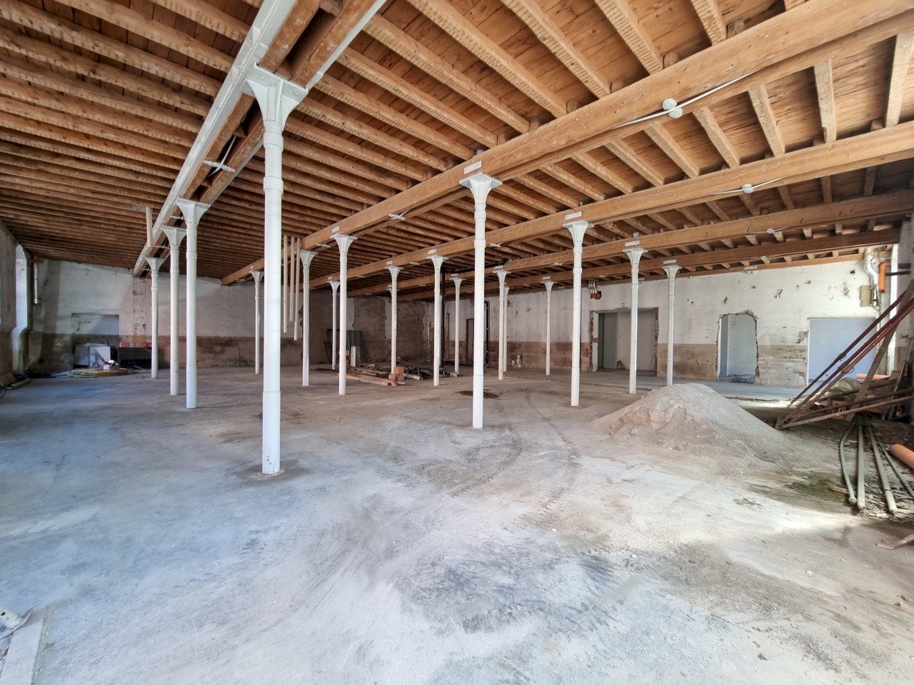 20240702_092758.jpg - Locale Commerciale PIAZZA PRIMO VEZZULLI 5, Roè Volciano - foto 2