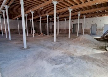 20240702_092802.jpg - Locale Commerciale PIAZZA PRIMO VEZZULLI 5, Roè Volciano - foto 4