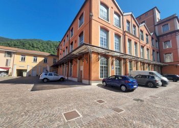 20240702_095614.jpg - Locale Commerciale PIAZZA PRIMO VEZZULLI 5, Roè Volciano - foto 9