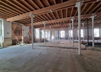 20240702_092843.jpg - Locale Commerciale PIAZZA PRIMO VEZZULLI 5, Roè Volciano - foto 10