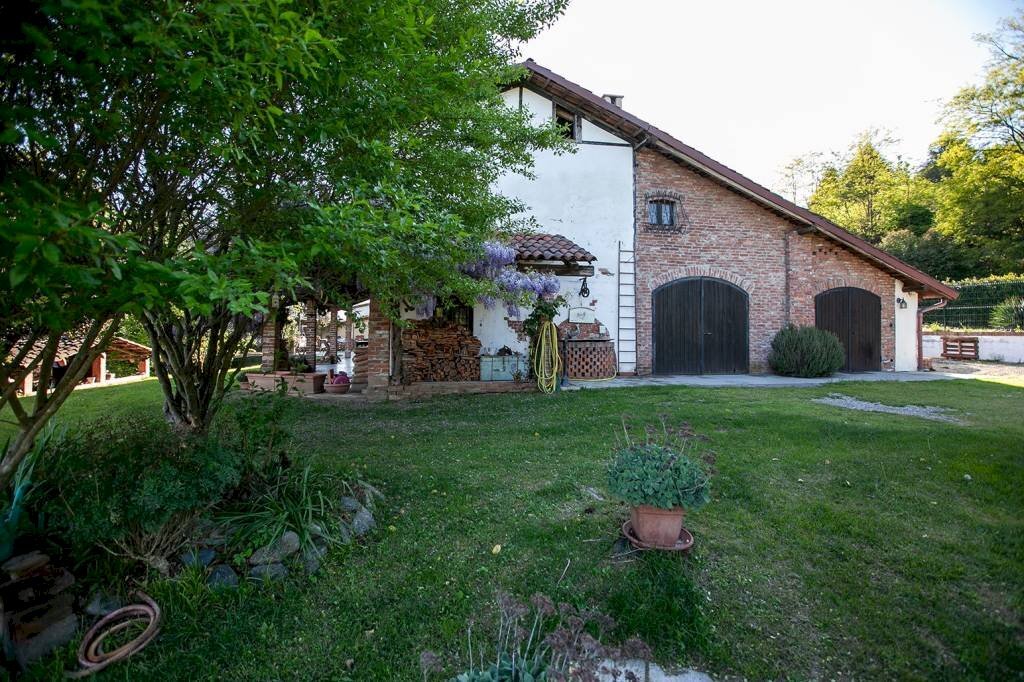 facciata e giardino - Villa Regione Tetti Gribaudo, 5, Sciolze - foto 3