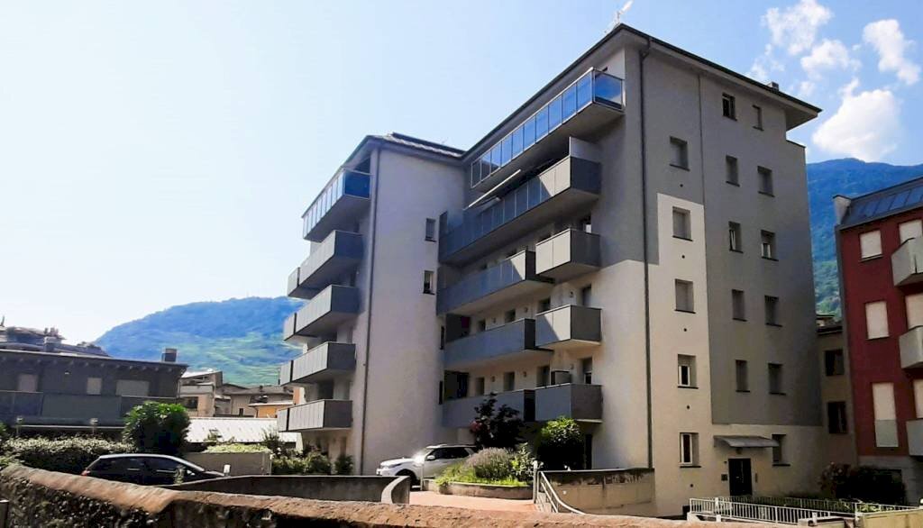 Facciata - Trilocale via Antonio Caimi, Sondrio - foto 1