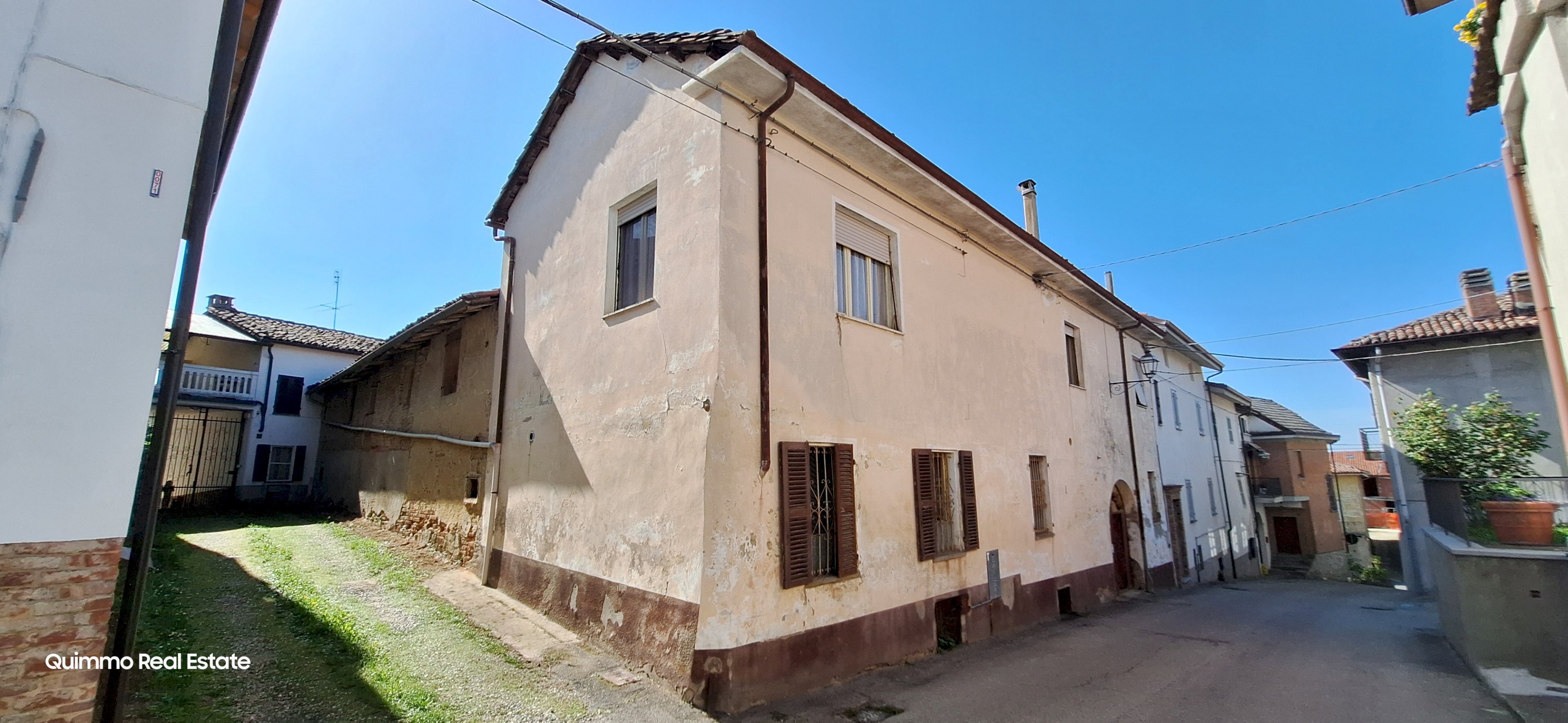 Casa indipendente via Cavour, 4, Castagnole Monferrato - foto 1