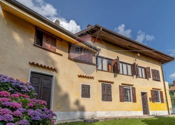 Casa indipendente Frazione Piolio, 9
Caprile, Caprile - foto 1