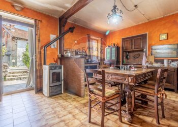 Casa indipendente Frazione Piolio, 9
Caprile, Caprile - foto 6