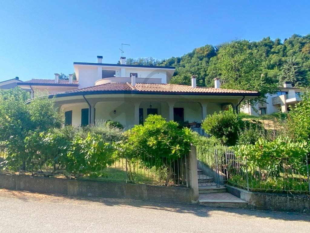 Villa via Filippo da Pietracuta, 13, San Leo - foto 1