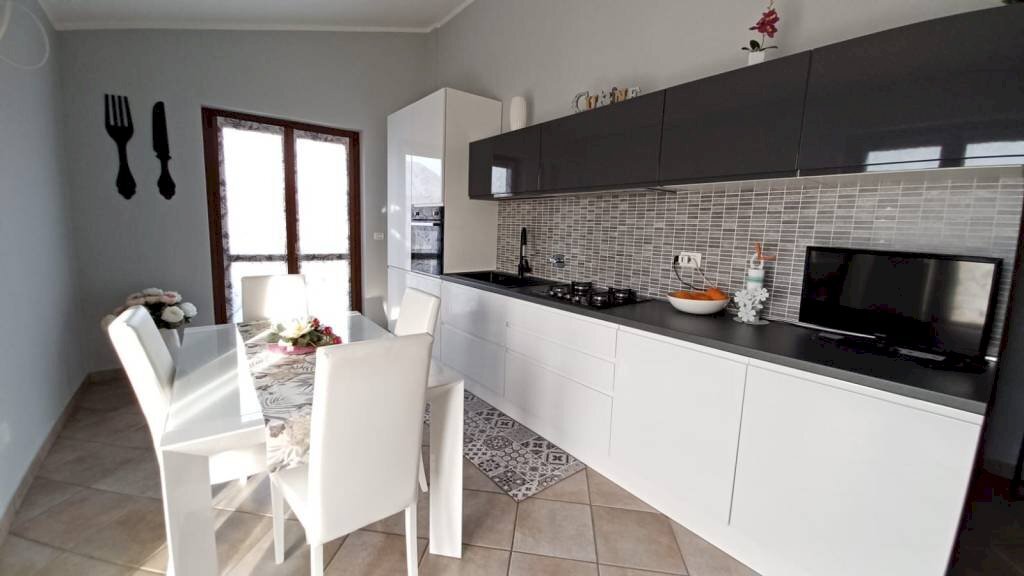 Cucina - Two-room apartment Rosta - photo 1
