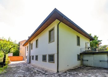 Villa_in_vendita_ospedale_civile_Brescia_i16.jpg - Villa Via Antonio Schivardi 66, Brescia - foto 27