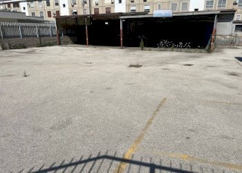 1 - Negozio via Commissario Ammaturo, Napoli - foto 1