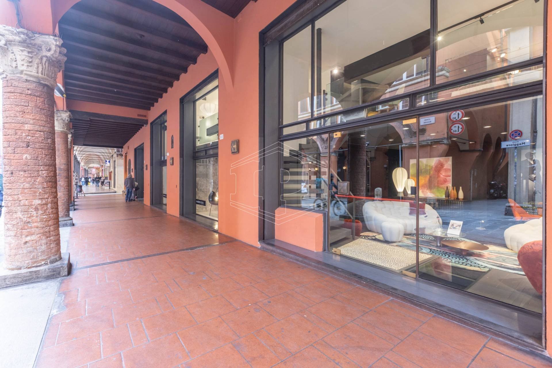 Locale Commerciale Strada Maggiore, Bologna (zona Centro Storico) - foto 3