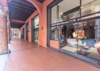 Locale Commerciale Strada Maggiore, Bologna (zona Centro Storico) - foto 3